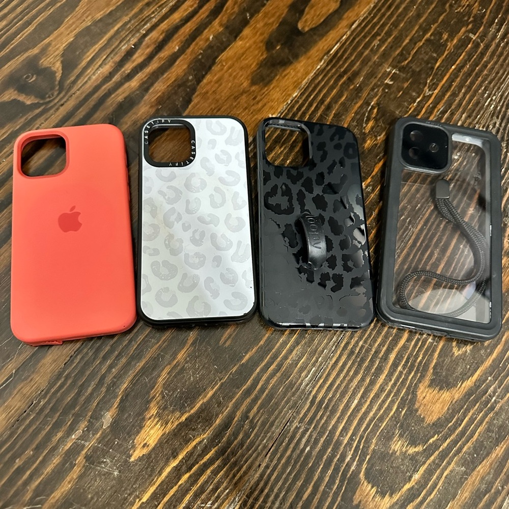 Lot of iPhone 12 cases - Loopy, Apple, Casetify